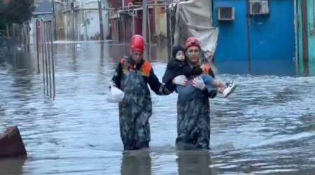 FHN su basmış ərazilərdən 454 nəfəri təxliyə edib - Video