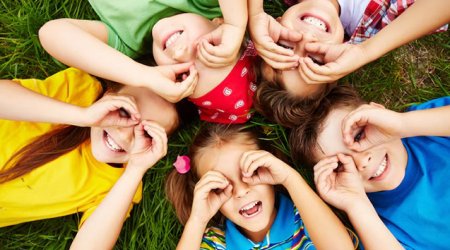 Uşaq hüquqları qanunu: ailəyə müdaxilə, yoxsa uşağın müdafiəsi?