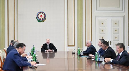 Əliyev TDT-yə üzv dövlətlərin hökumət başçılarının görüşünün iştirakçılarını qəbul edib/Yenilənib