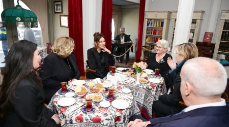 Mehriban Əliyeva Tbilisidə Azərbaycan Mədəniyyəti Muzeyi ilə tanış olub