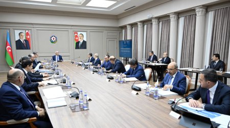 Baş nazir iclas keçirib