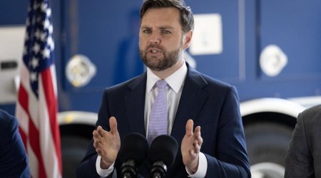 СМИ: Вэнс сыграл ключевую роль в организации переговоров США и Ирана