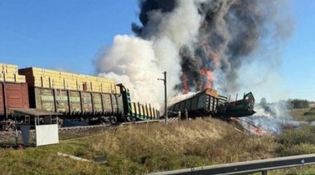 Украинцы уничтожили российские локомотивы