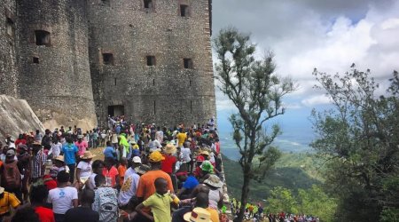 На севере Гаити по меньшей мере 30 человек погибли в давке у старинной крепости