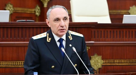 Baş prokuror Çinə rəsmi səfərə gedib