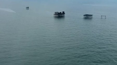 Xəzərdə Neft Daşlarının yaxınlığında balıqçı batıb, əraziyə helikopter cəlb edilib