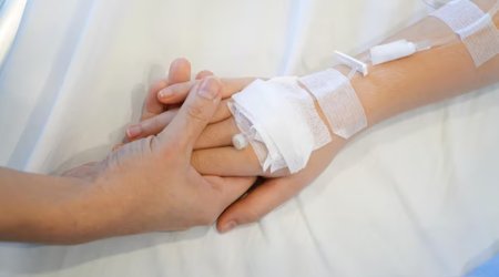 1 yaşlı uşaq qızdırmadan ölüb