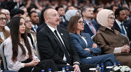 Prezident ailəsi ilə Antalyada tədbirdə