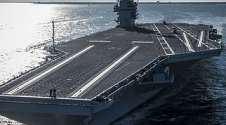 Крупнейший в мире авианосец на Ближнем Востоке