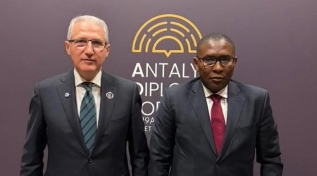 Muxtar Babayev BMT Baş katibinin iqlim məsələləri üzrə nümayəndəsi ilə görüşüb