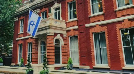 В Лондоне сняли ограничения у посольства Израиля