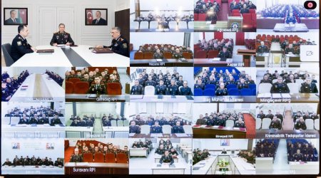 Глава МВД Азербайджана поручил усилить защиту подростков от влияния соцсетей