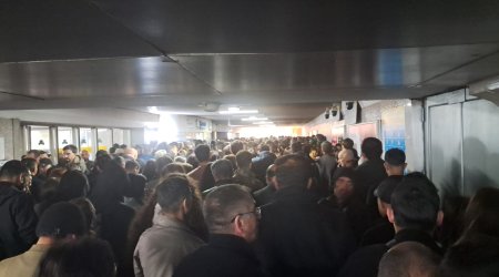 Bakı metrosunda sıxlıq yaranıb
