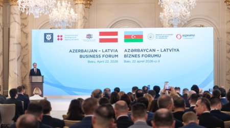 Азербайджан и Латвия подписали два меморандума на бизнес-форуме в Баку