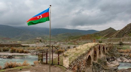 Азербайджан поздравил Турцию с Днем национального суверенитета