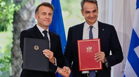 Мицотакис благодарит Макрона