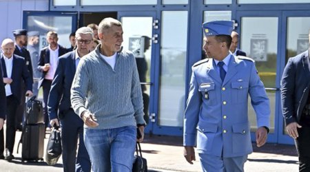 Премьер-министр Чехии отправился с визитом в Азербайджан