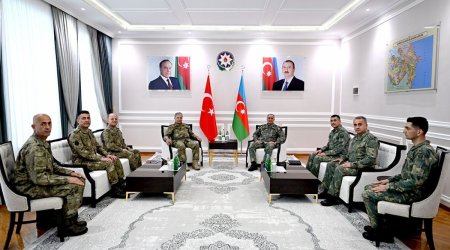 Hikmət Mirzəyev Türkiyə Quru Qoşunlarının komandanı ilə görüşüb