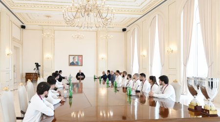 Əliyev Avropa çempionatında komanda hesabında çempion olan güləşçiləri qəbul edib/Yenilənib