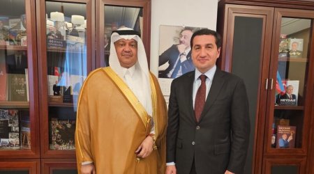 Hikmət Hacıyev Səudiyyə Ərəbistanı səfiri ilə görüşüb