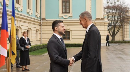 Премьер Чехии увидится с Зеленским в Ереване