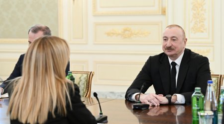 Состоялась встреча Ильхама Алиева с Джорджей Мелони в расширенном составе