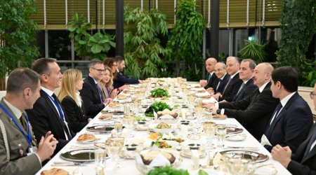 İlham Əliyevin adından Meloninin şərəfinə işçi şam yeməyi verilib