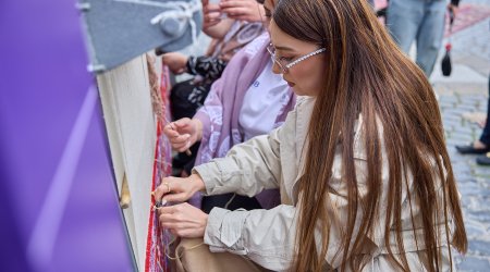 Azercell Beynəlxalq Xalça Festivalında &ldquo;Minlərlə ilmə, bir güc&rdquo; xalçasını təqdim etdi