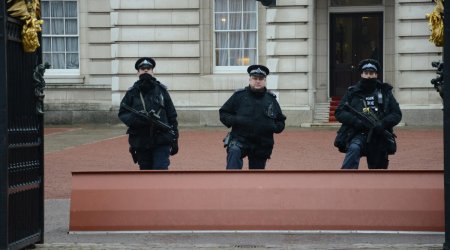 Londonda yəhudi icmasına hücum olub, üç nəfər yaralanıb