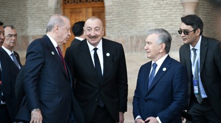 Prezident həmkarları ilə Türküstanı gəzdi- Fotolar