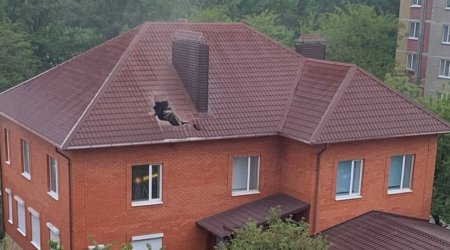 Под Белгородом российская авиабомба упала на жилой дом: есть погибший