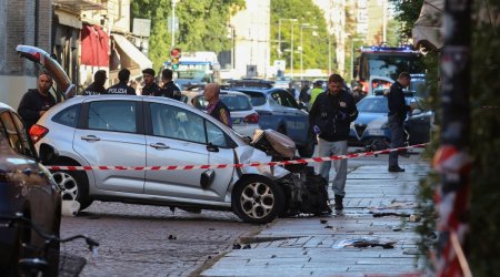 İtaliyada avtomobil izdihama çırpılıb, azı 10 nəfər xəsarət alıb