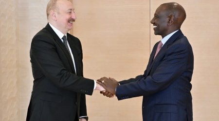 У Алиева президент Кении - Oбновлено