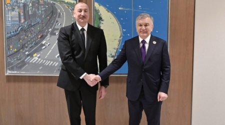 Алиев встретился с Мирзиёевым