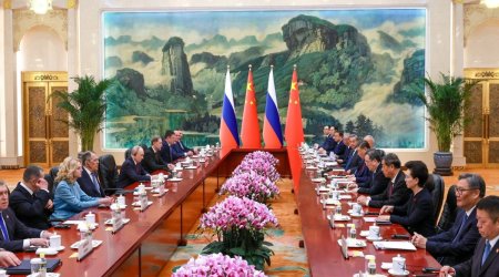 
Putin Pekində Çin lideri ilə görüşüb