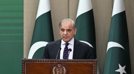 
Pakistani PM Shehbaz Sharif congratulates President Ilham Aliyev on Independence Day
