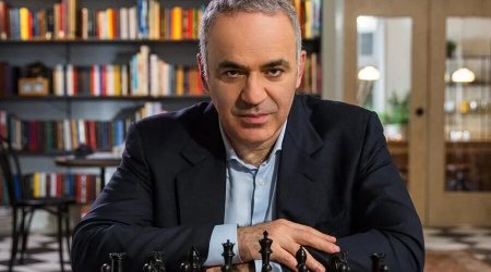 Kasparov beynəlxalq axtarışa verilib