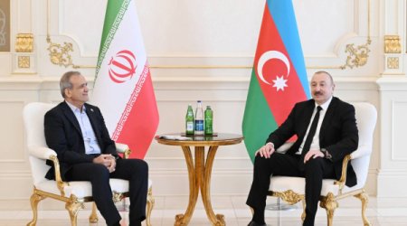 İlham Əliyev və Pezeşkian arasında telefon danışığı olub