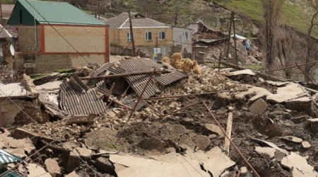 Leysan yağışları Dağıstan kəndlərindən birinin girişindəki bəndi dağıdıb