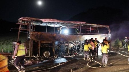 Türkiyədə sərnişin avtobusu yanıb, 8 nəfər ölüb