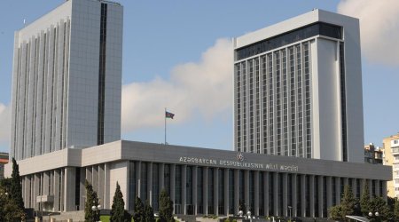 
Milli Məclisin növbədənkənar sessiyasının ilk iclasının tarixi və gündəliyi məlum olub
