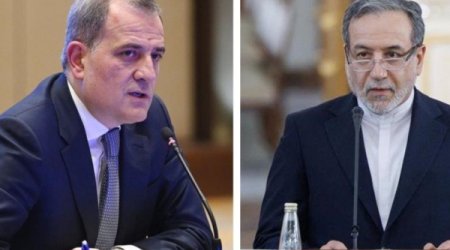 Аракчи и Байрамов обсудили напряженность на Ближнем Востоке