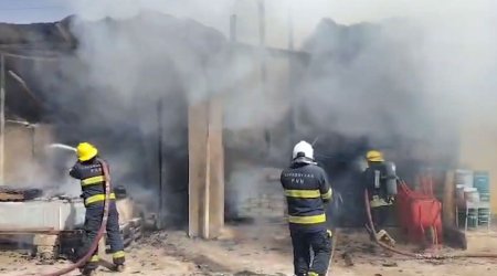 Binədə mağaza yanıb - Video