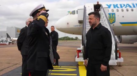 Встречи с лидерами Европы и королем: Зеленский прилетел в Лондон