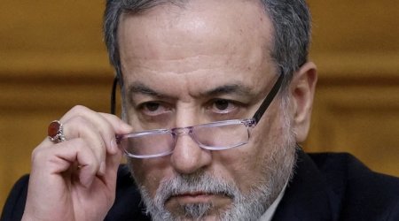Аракчи обсудил с главами МИД четырех стран нарушение Израилем перемирия в Ливане