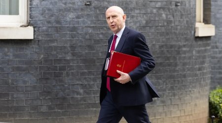 
Böyük Britaniyanın müdafiə naziri istefa verib