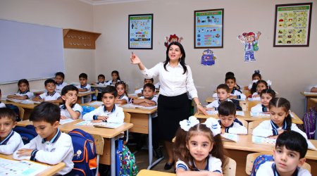 Məktəblərdə müəllimlərin geyimi qanunla tənzimlənəcək