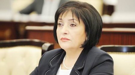 Spiker tələbələri parlament jurnalistikasına cəlb etməyi təklif edir