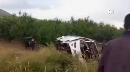 В Турции в ДТП с микроавтобусом погибли четыре человека, десятки пострадали