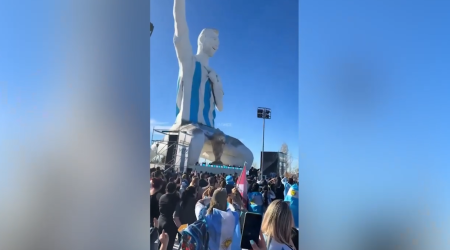 В Аргентине открыли 26-метровую статую Лионеля Месси